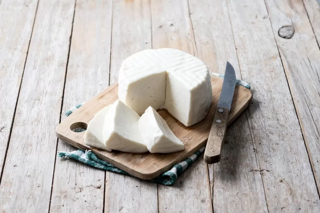 Искусство Гармонии Вкусов: Сочетания Различных Блюд с Козьим Сыром Искусство Гармонии Вкусов: Сочетания Различных Блюд с Козьим Сыром